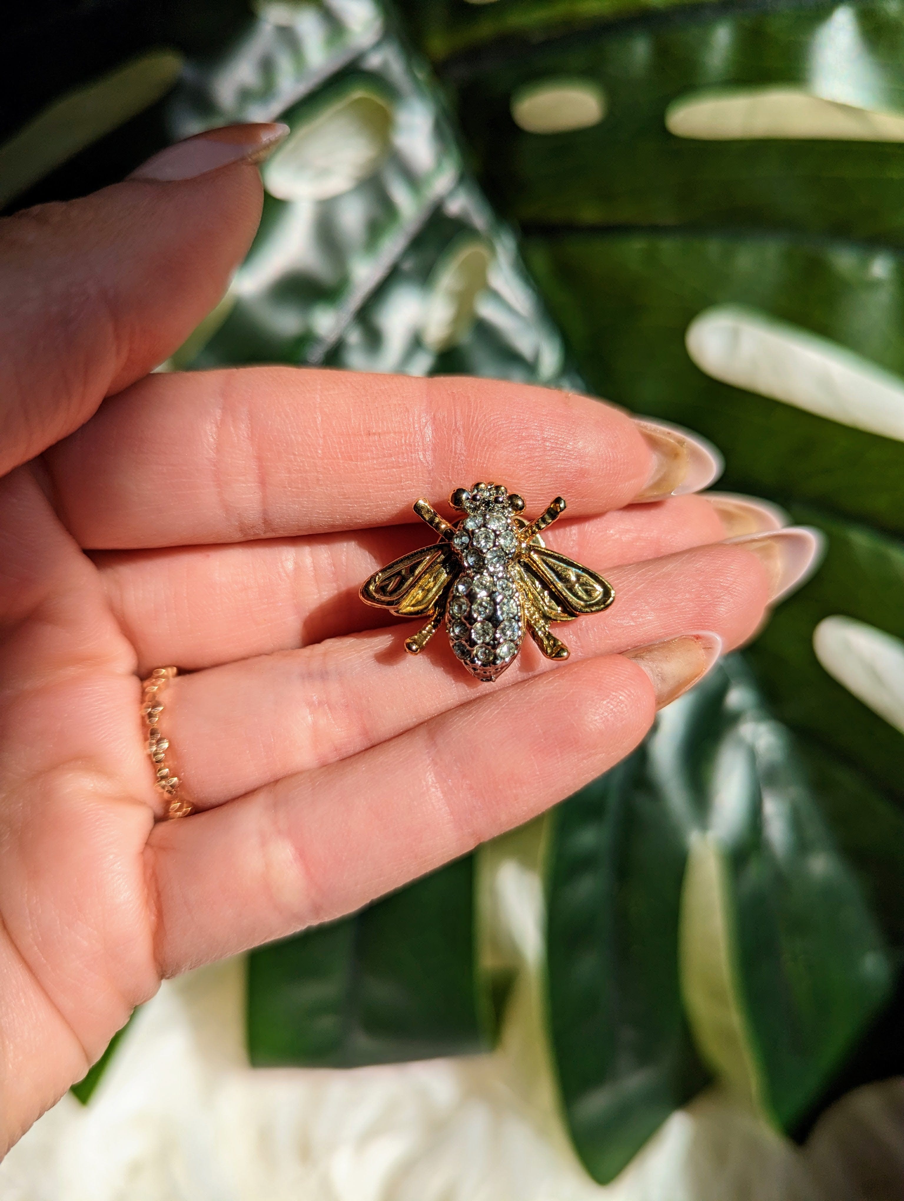 Vintage bee pin sales