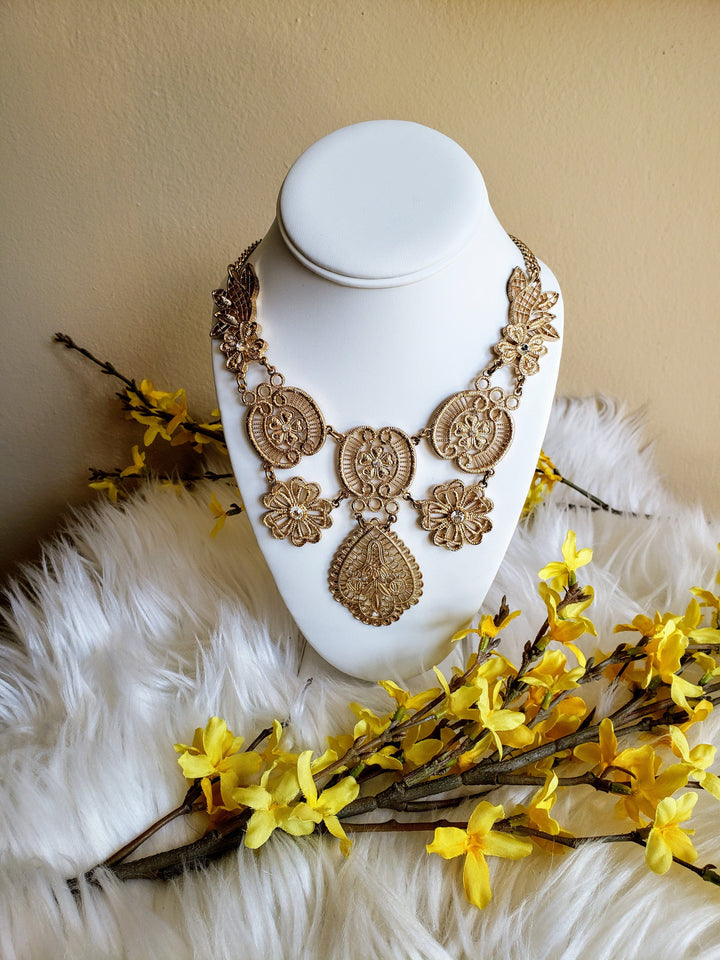 Vintage - Gold Flower Design Statement Necklace