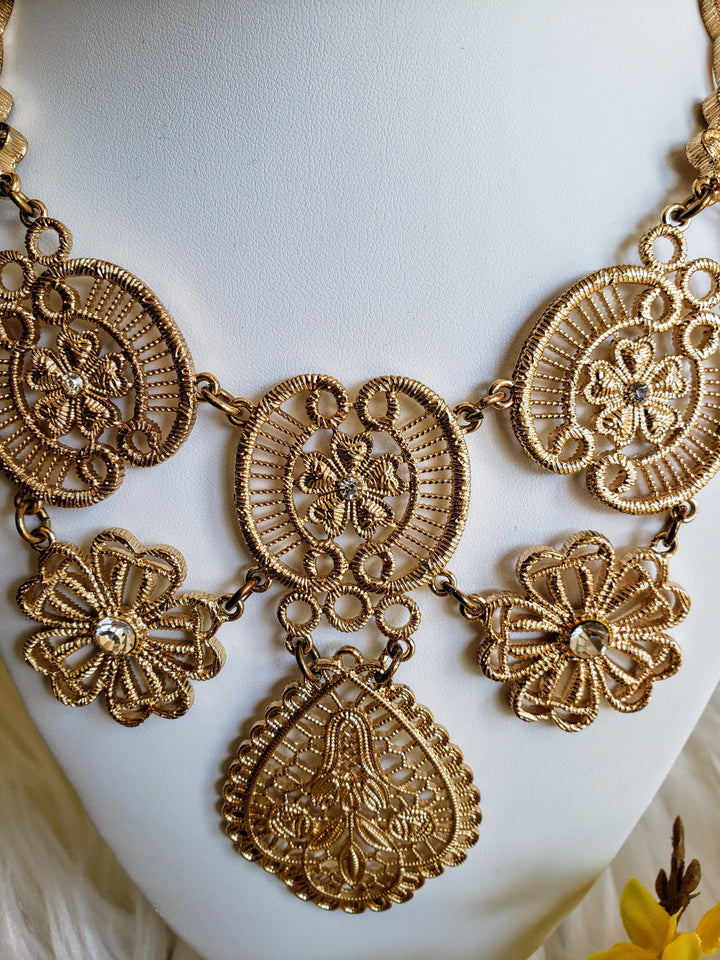 Vintage - Gold Flower Design Statement Necklace